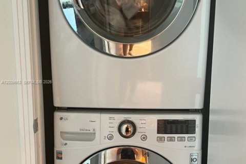 Copropriété à louer à Miami, Floride: 2 chambres, 110.46 m2 № 2089469 - photo 6