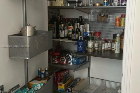 Copropriété à louer à Miami, Floride: 2 chambres, 110.46 m2 № 2089469 - photo 5