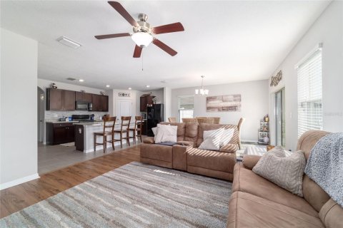 Casa en venta en Wildwood, Florida, 4 dormitorios, 193.52 m2 № 1783339 - foto 9