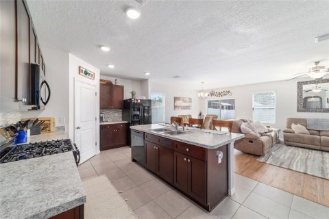 Casa en venta en Wildwood, Florida, 4 dormitorios, 193.52 m2 № 1783339 - foto 16