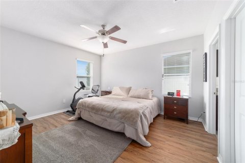Casa en venta en Wildwood, Florida, 4 dormitorios, 193.52 m2 № 1783339 - foto 19