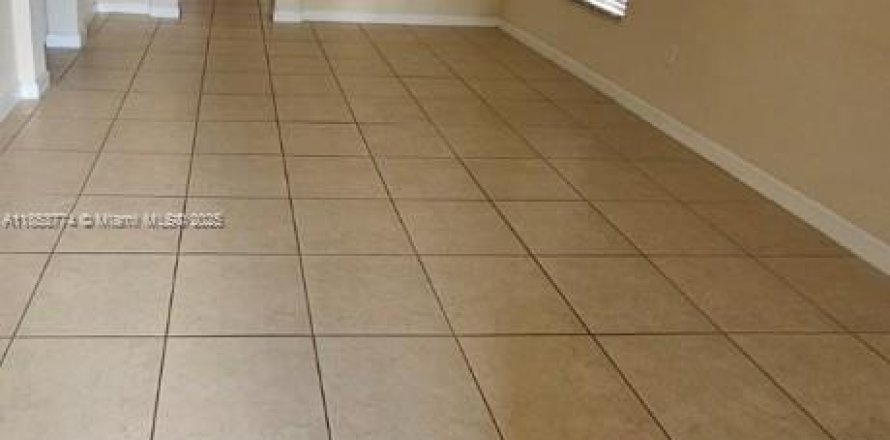 Touwnhouse à Miami, Floride 4 chambres, 214.79 m2 № 1871719