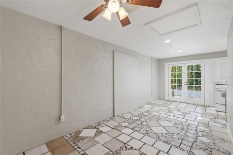 House in Sarasota, Florida 4 bedrooms, 178.47 sq.m. № 2147783 - photo 22