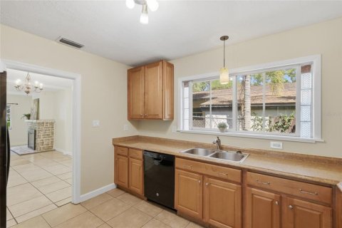House in Sarasota, Florida 4 bedrooms, 178.47 sq.m. № 2147783 - photo 5