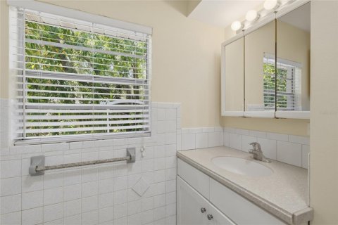 House in Sarasota, Florida 4 bedrooms, 178.47 sq.m. № 2147783 - photo 13