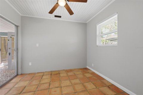 House in Sarasota, Florida 4 bedrooms, 178.47 sq.m. № 2147783 - photo 25