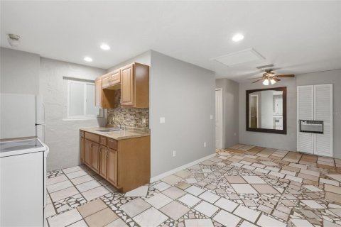 House in Sarasota, Florida 4 bedrooms, 178.47 sq.m. № 2147783 - photo 21