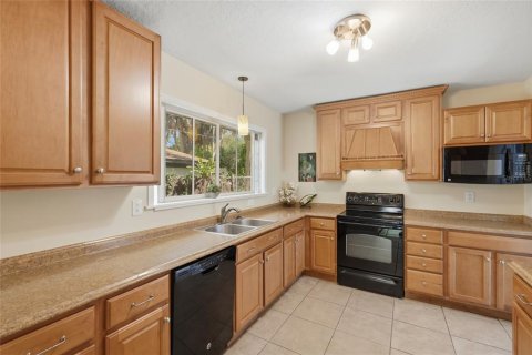 House in Sarasota, Florida 4 bedrooms, 178.47 sq.m. № 2147783 - photo 4