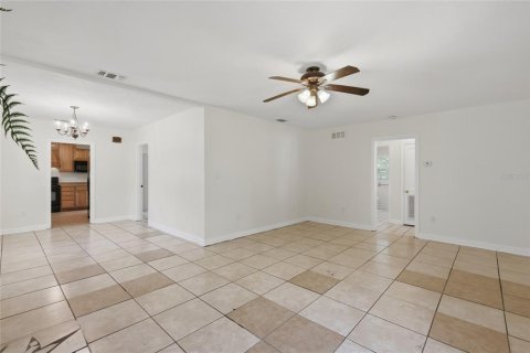 House in Sarasota, Florida 4 bedrooms, 178.47 sq.m. № 2147783 - photo 3
