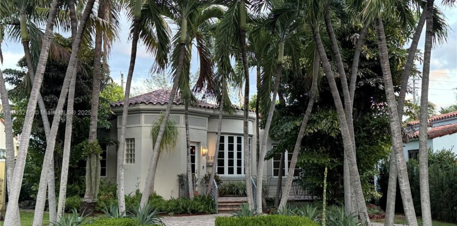 Villa ou maison à Miami Beach, Floride 4 chambres, 219.53 m2 № 1969394