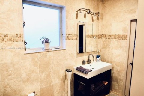 Villa ou maison à vendre à Miami Beach, Floride: 4 chambres, 219.53 m2 № 1969394 - photo 9