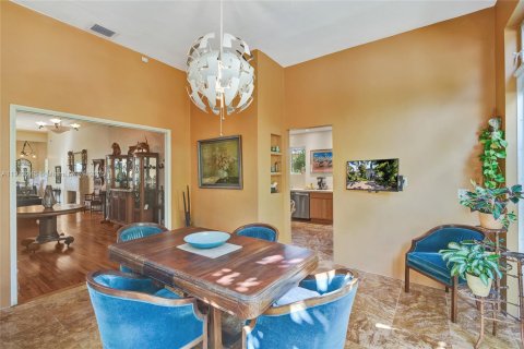 House in Miami Beach, Florida 5 bedrooms, 219.53 sq.m. № 1969394 - photo 28