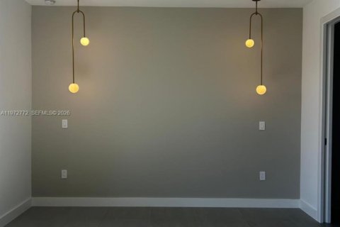 Casa en venta en Cape Coral, Florida, 3 dormitorios № 2033179 - foto 4