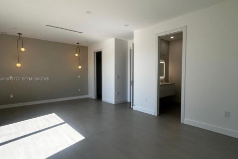 Casa en venta en Cape Coral, Florida, 3 dormitorios № 2033179 - foto 9