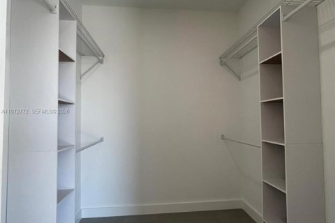 Casa en venta en Cape Coral, Florida, 3 dormitorios № 2033179 - foto 6