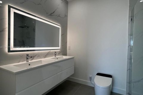 Casa en venta en Cape Coral, Florida, 3 dormitorios № 2033179 - foto 16