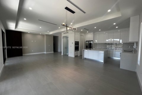 Casa en venta en Cape Coral, Florida, 3 dormitorios № 2033179 - foto 29