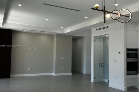 Casa en venta en Cape Coral, Florida, 3 dormitorios № 2033179 - foto 27