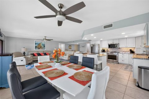 Copropriété à vendre à Punta Gorda, Floride: 2 chambres, 140.84 m2 № 2342208 - photo 26