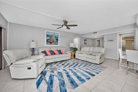 Copropriété à vendre à Punta Gorda, Floride: 2 chambres, 140.84 m2 № 2342208 - photo 17