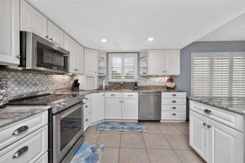 Copropriété à vendre à Punta Gorda, Floride: 2 chambres, 140.84 m2 № 2342208 - photo 10