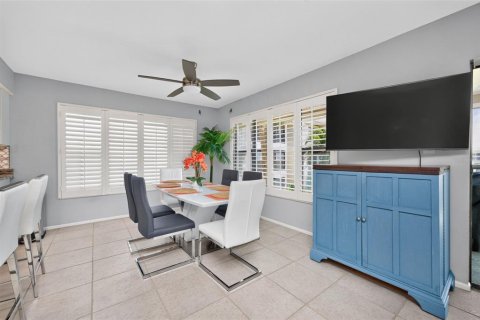 Copropriété à vendre à Punta Gorda, Floride: 2 chambres, 140.84 m2 № 2342208 - photo 11