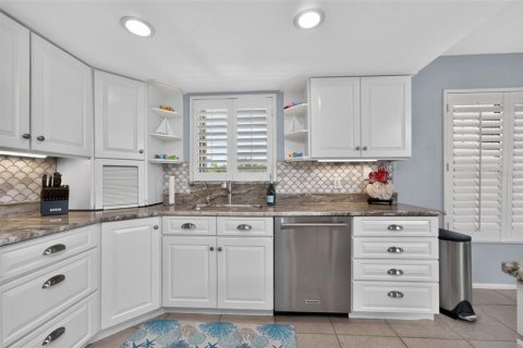 Copropriété à vendre à Punta Gorda, Floride: 2 chambres, 140.84 m2 № 2342208 - photo 20