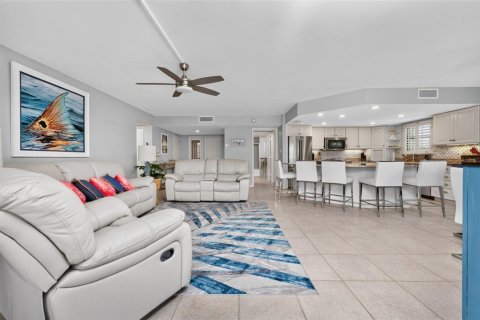 Copropriété à vendre à Punta Gorda, Floride: 2 chambres, 140.84 m2 № 2342208 - photo 16