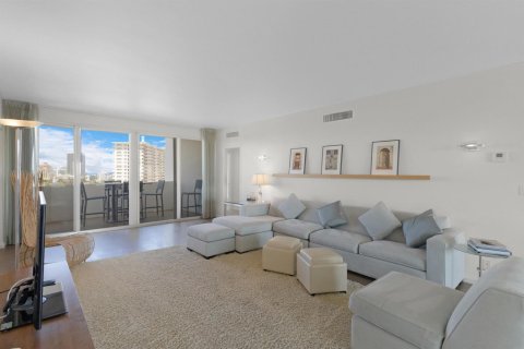 Condo in Fort Lauderdale, Florida, 3 bedrooms  № 2281166 - photo 22