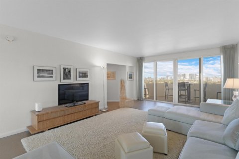 Condo in Fort Lauderdale, Florida, 3 bedrooms  № 2281166 - photo 21