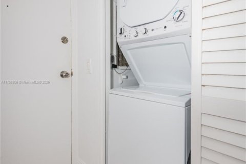 Condominio en alquiler en Hollywood, Florida, 2 dormitorios, 104.05 m2 № 2037759 - foto 18