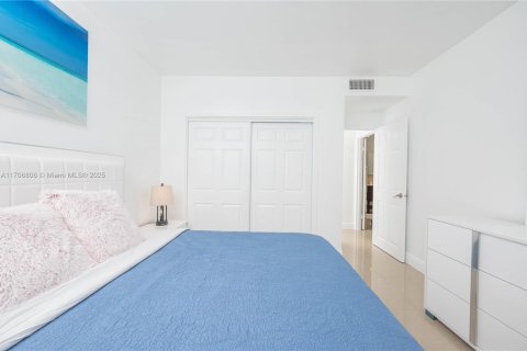 Condominio en alquiler en Hollywood, Florida, 2 dormitorios, 104.05 m2 № 2037759 - foto 30