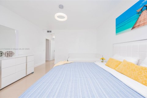 Condominio en alquiler en Hollywood, Florida, 2 dormitorios, 104.05 m2 № 2037759 - foto 24