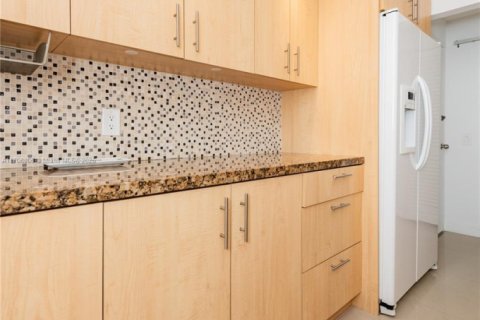 Condominio en alquiler en Hollywood, Florida, 2 dormitorios, 104.05 m2 № 2037759 - foto 15