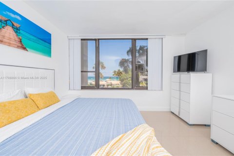 Condominio en alquiler en Hollywood, Florida, 2 dormitorios, 104.05 m2 № 2037759 - foto 20