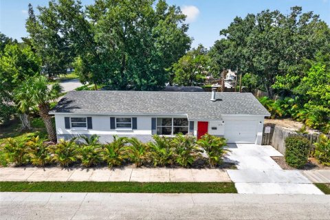 Casa en Saint Petersburg, Florida 3 dormitorios, 101.45 m2 № 2310339