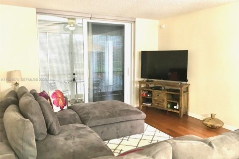 Condominio en alquiler en Pembroke Pines, Florida, 2 dormitorios, 108.7 m2 № 1999613 - foto 8