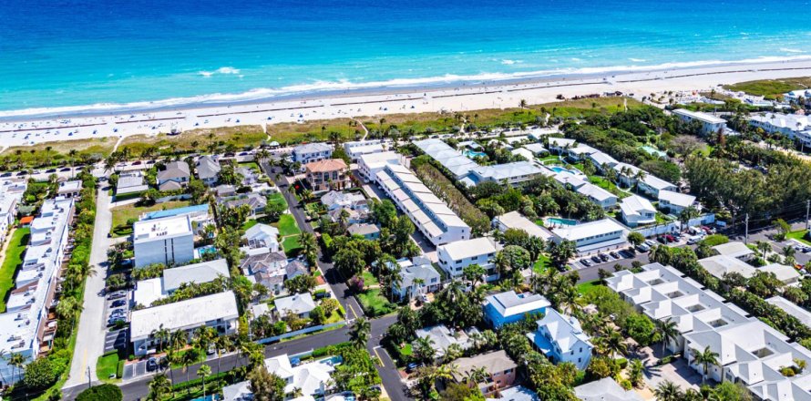 Condominio en Delray Beach, Florida, 2 dormitorios № 2077827