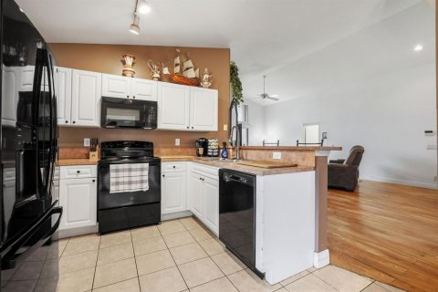 Villa ou maison à vendre à Stuart, Floride: 3 chambres, 137.96 m2 № 2384561 - photo 11