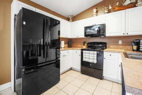 Villa ou maison à vendre à Stuart, Floride: 3 chambres, 137.96 m2 № 2384561 - photo 12