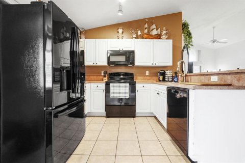 Villa ou maison à vendre à Stuart, Floride: 3 chambres, 137.96 m2 № 2384561 - photo 13