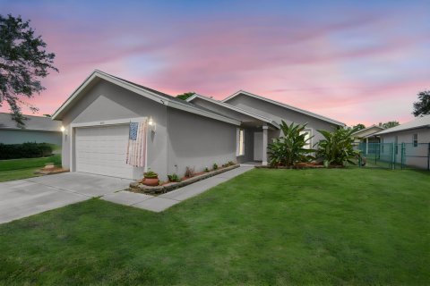 Villa ou maison à vendre à Stuart, Floride: 3 chambres, 137.96 m2 № 2384561 - photo 2