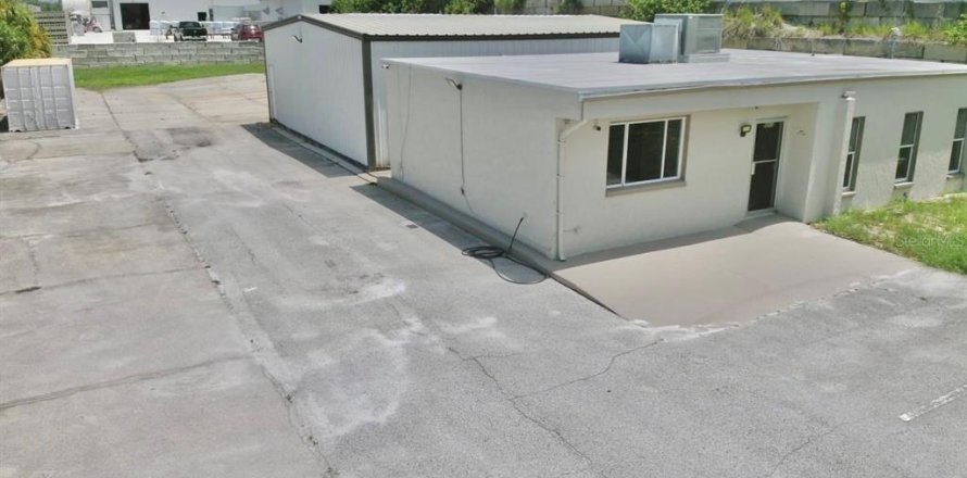 Commercial property in Hudson, Florida 148.64 sq.m. № 2224861