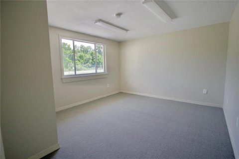 Commercial property in Hudson, Florida 148.64 sq.m. № 2224861 - photo 11
