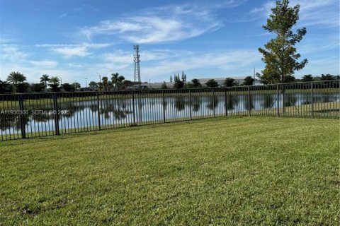 Снять в аренду виллу или дом в Уэстлейк, Флорида 3 спальни, 196.02м2, № 1989394 - фото 24