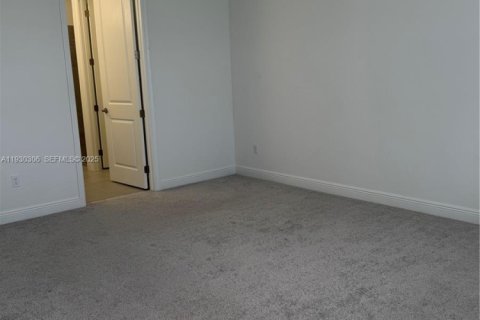 Снять в аренду виллу или дом в Уэстлейк, Флорида 3 спальни, 196.02м2, № 1989394 - фото 9