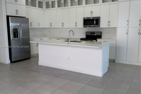 Снять в аренду виллу или дом в Уэстлейк, Флорида 3 спальни, 196.02м2, № 1989394 - фото 6