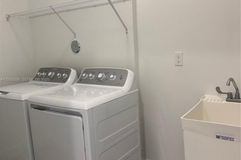 Снять в аренду виллу или дом в Уэстлейк, Флорида 3 спальни, 196.02м2, № 1989394 - фото 15