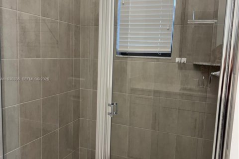 Снять в аренду виллу или дом в Уэстлейк, Флорида 3 спальни, 196.02м2, № 1989394 - фото 14