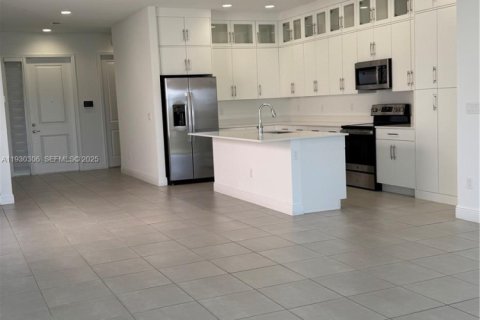 Снять в аренду виллу или дом в Уэстлейк, Флорида 3 спальни, 196.02м2, № 1989394 - фото 7